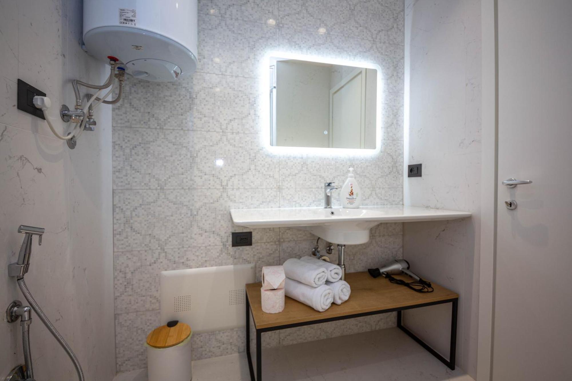 Blloku Unique Apartments 2 Tirana Kamer foto